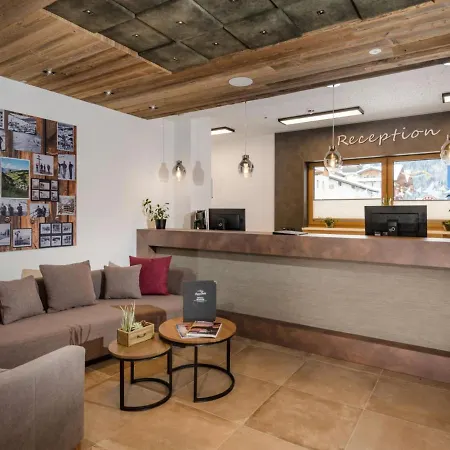 Inviting Holiday In Near Ski Area *